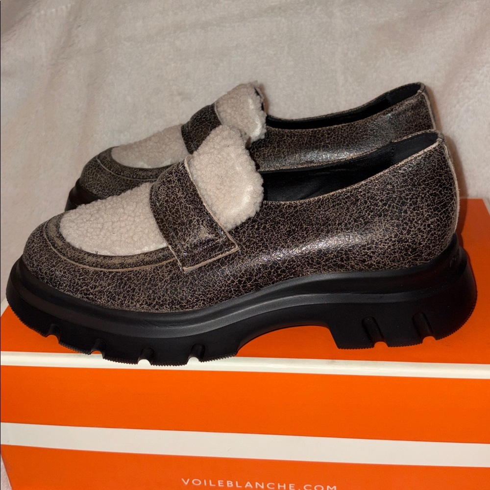 NWT VOILE BLANCHE Twilly Genuine Shearling Lug Sole Loafer in Ecru Beige - Picture 13 of 16